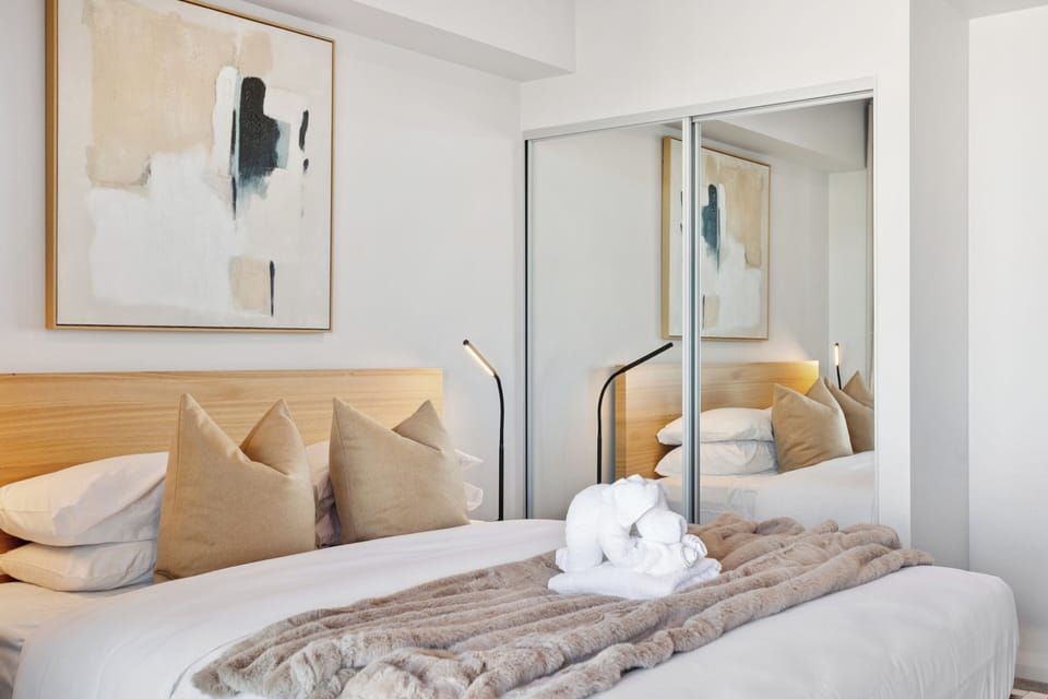 Bed 2 wardrobe