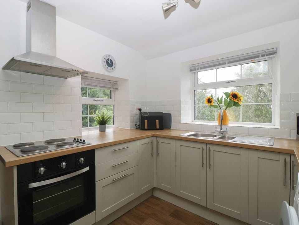 Fridge, microwave, dishwasher, toaster
