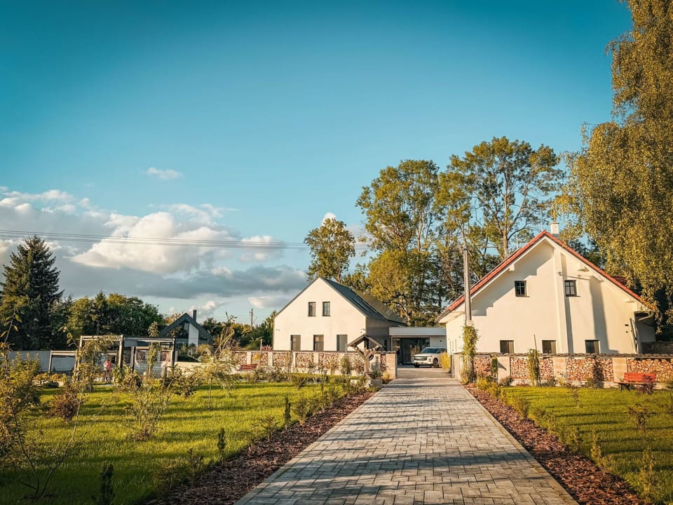 House, Home, Cottage, Rural Area, Garden, Estate, Suburb, Landscaping, Yard, Driveway