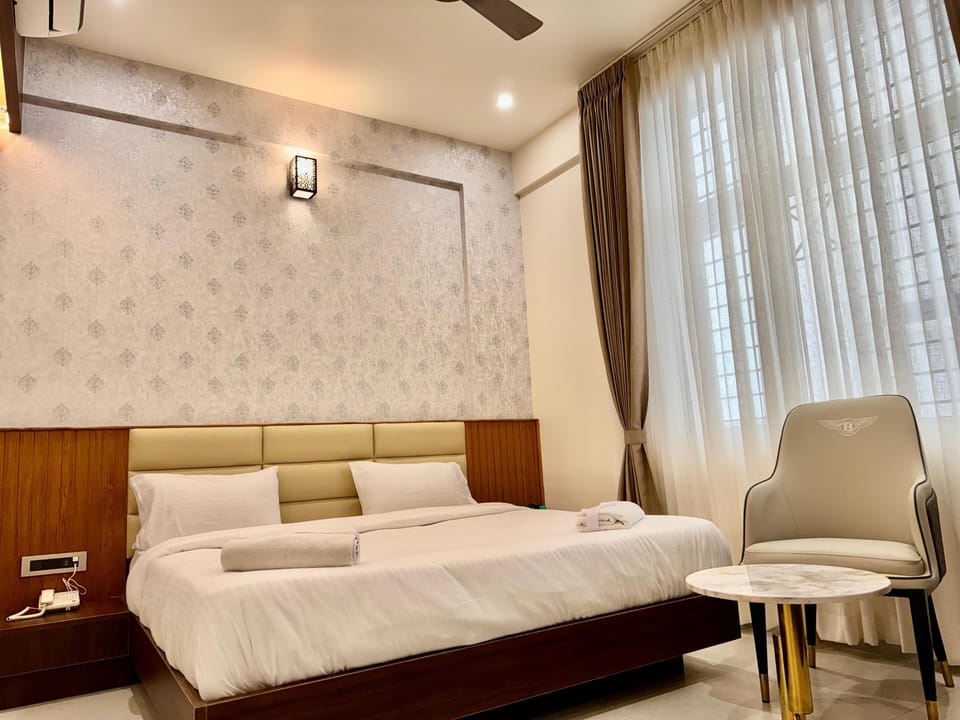 Presidential Double Room | Egyptian cotton sheets, premium bedding, memory foam beds, desk