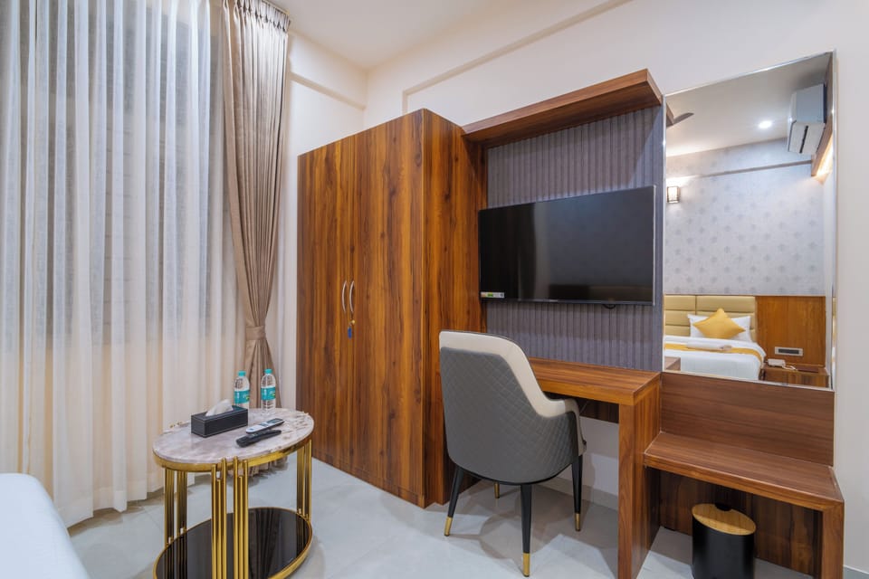 Presidential Double Room | Egyptian cotton sheets, premium bedding, memory foam beds, desk