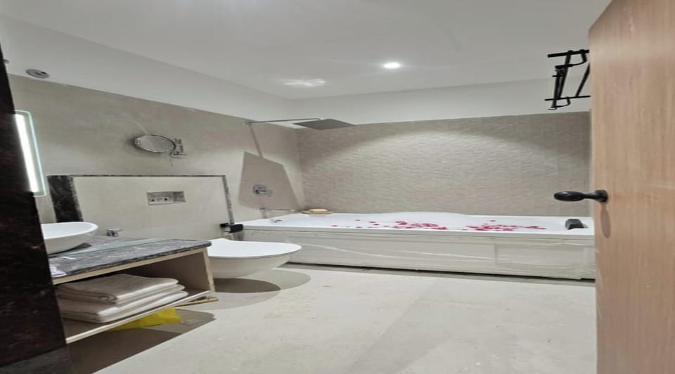 Slippers, towels