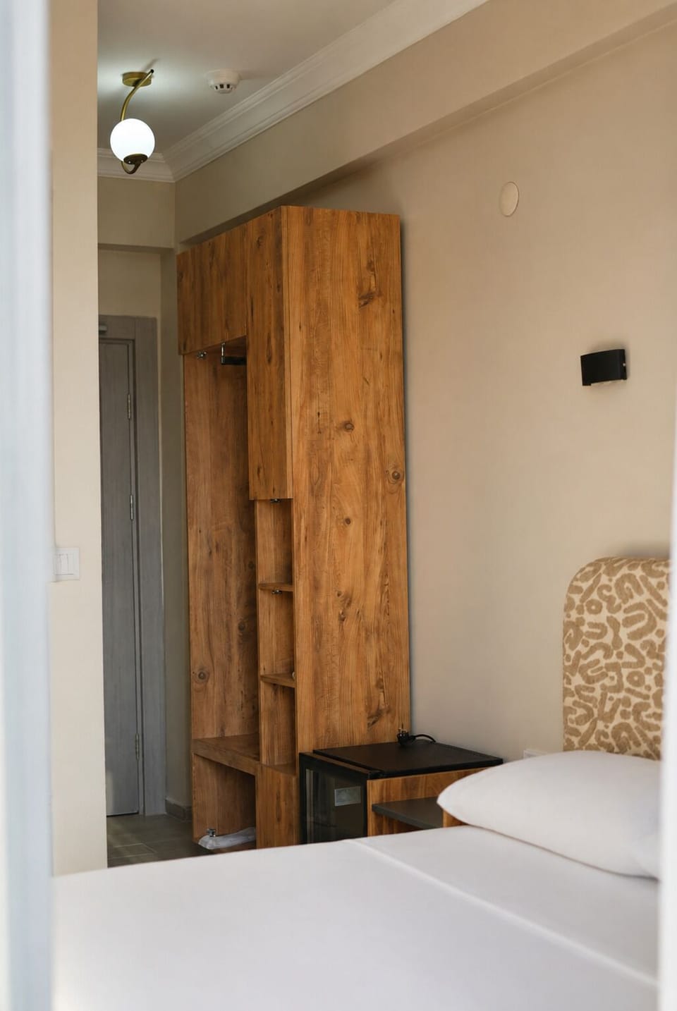 Deluxe Room | Minibar (some free items), WiFi (free), bed sheets