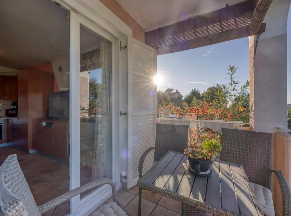 Apartment (One Bedroom Apartment with Balcony) | Balcony