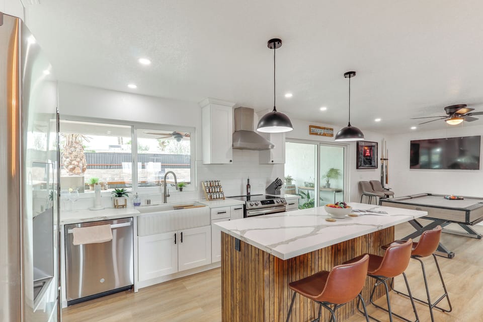 House (5 Bedrooms) | Interior