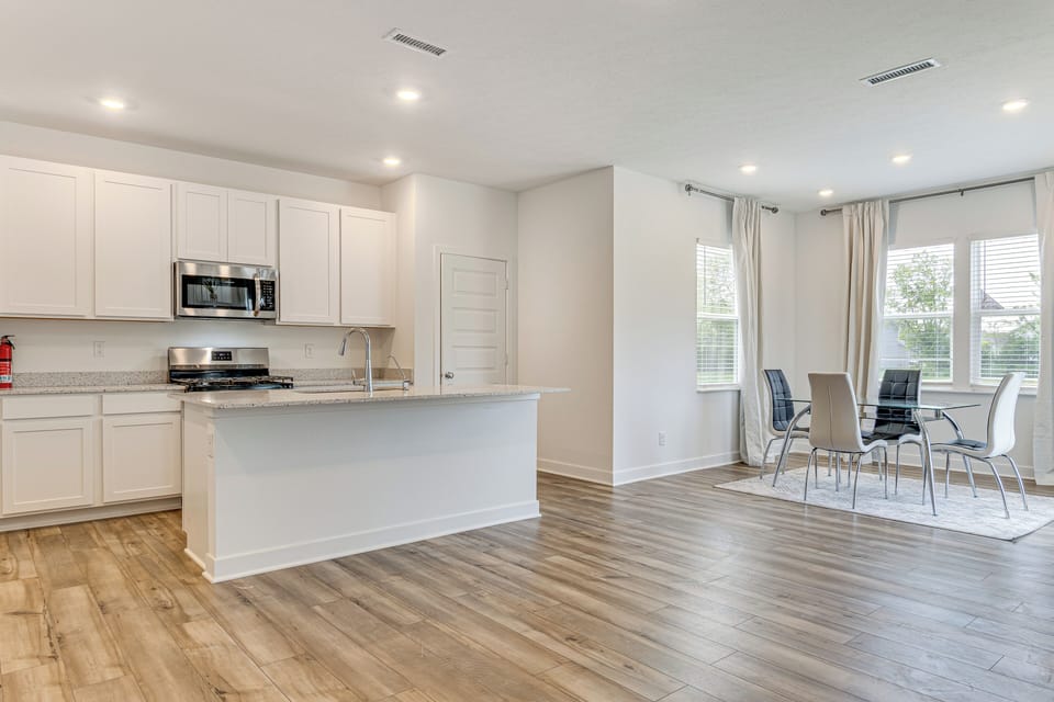 House (5 Bedrooms) | Interior