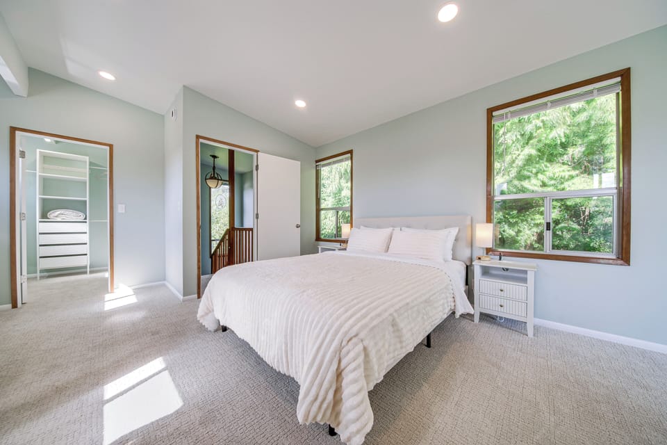 < 1 Mi to Lake Washington: Peaceful Apt in Kenmore Apartment in Kenmore