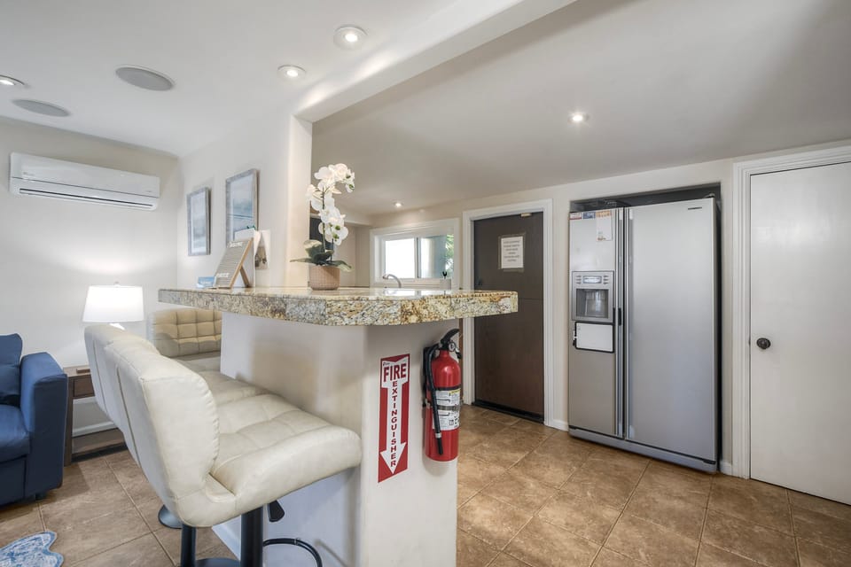 Breakfast bar seating