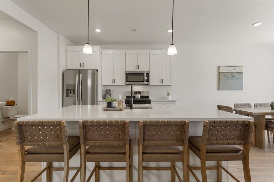 Townhome, 4 Bedrooms | Dining