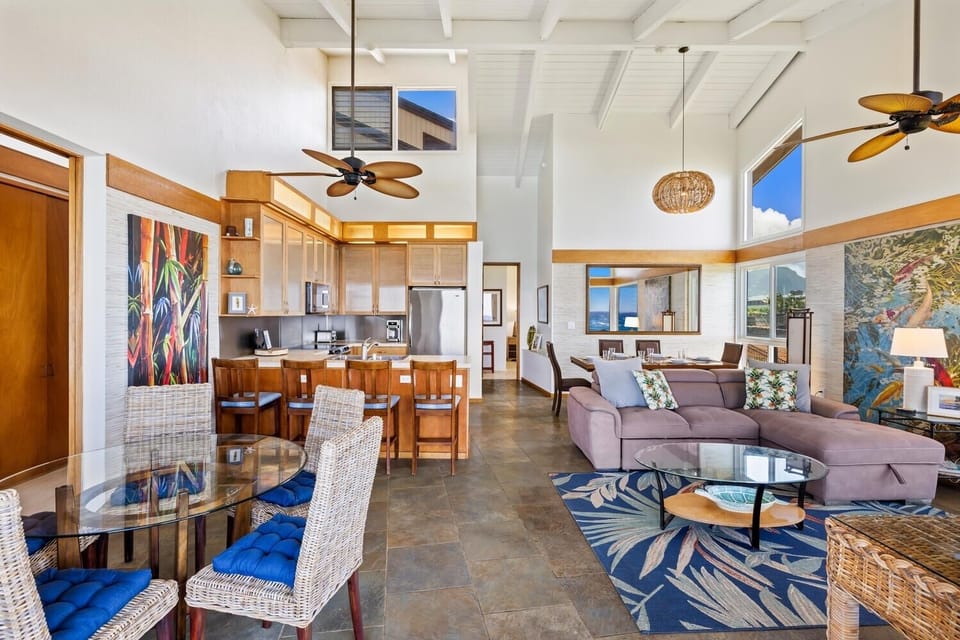 Condo, 2 Bedrooms | Living area