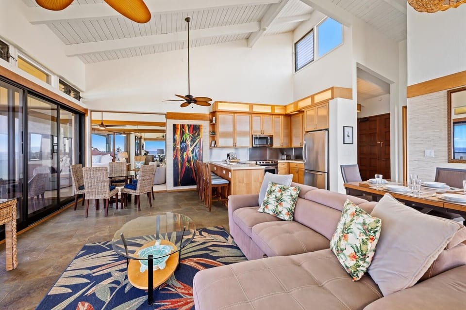 Condo, 2 Bedrooms | Living area