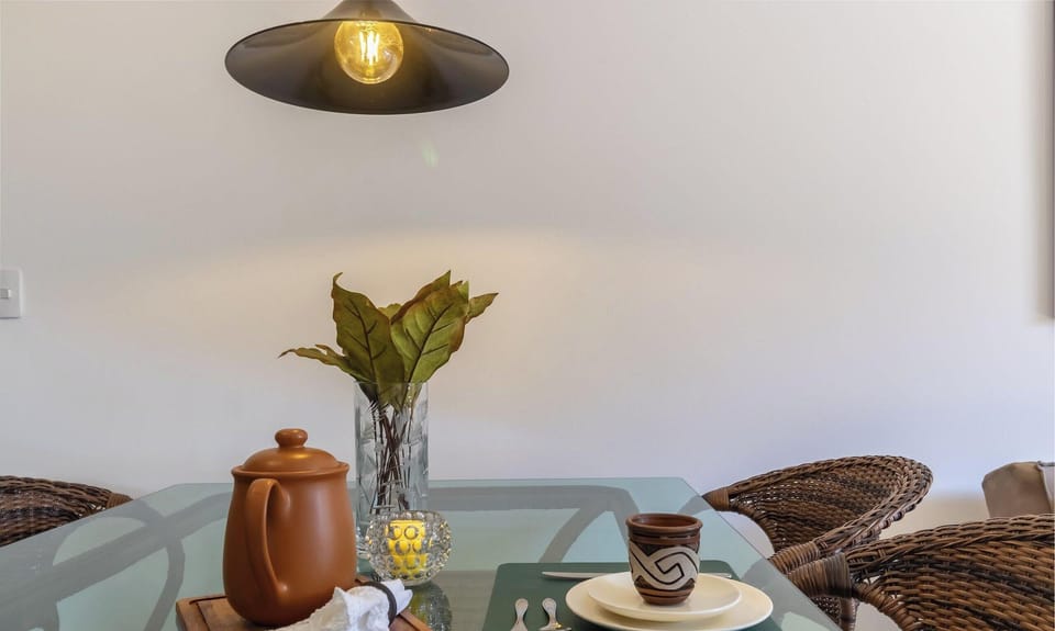 Basic Apartment | Dining