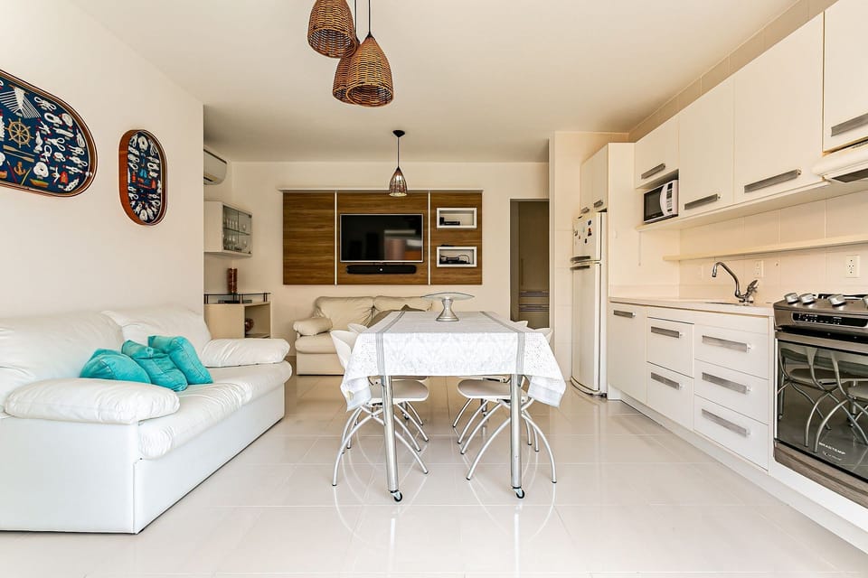 Basic Apartment | Living area | TV