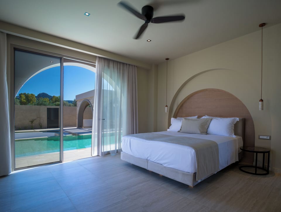 Two Bedroom Royal Villa with Private Heated Pool | In-room safe, free WiFi, bed sheets