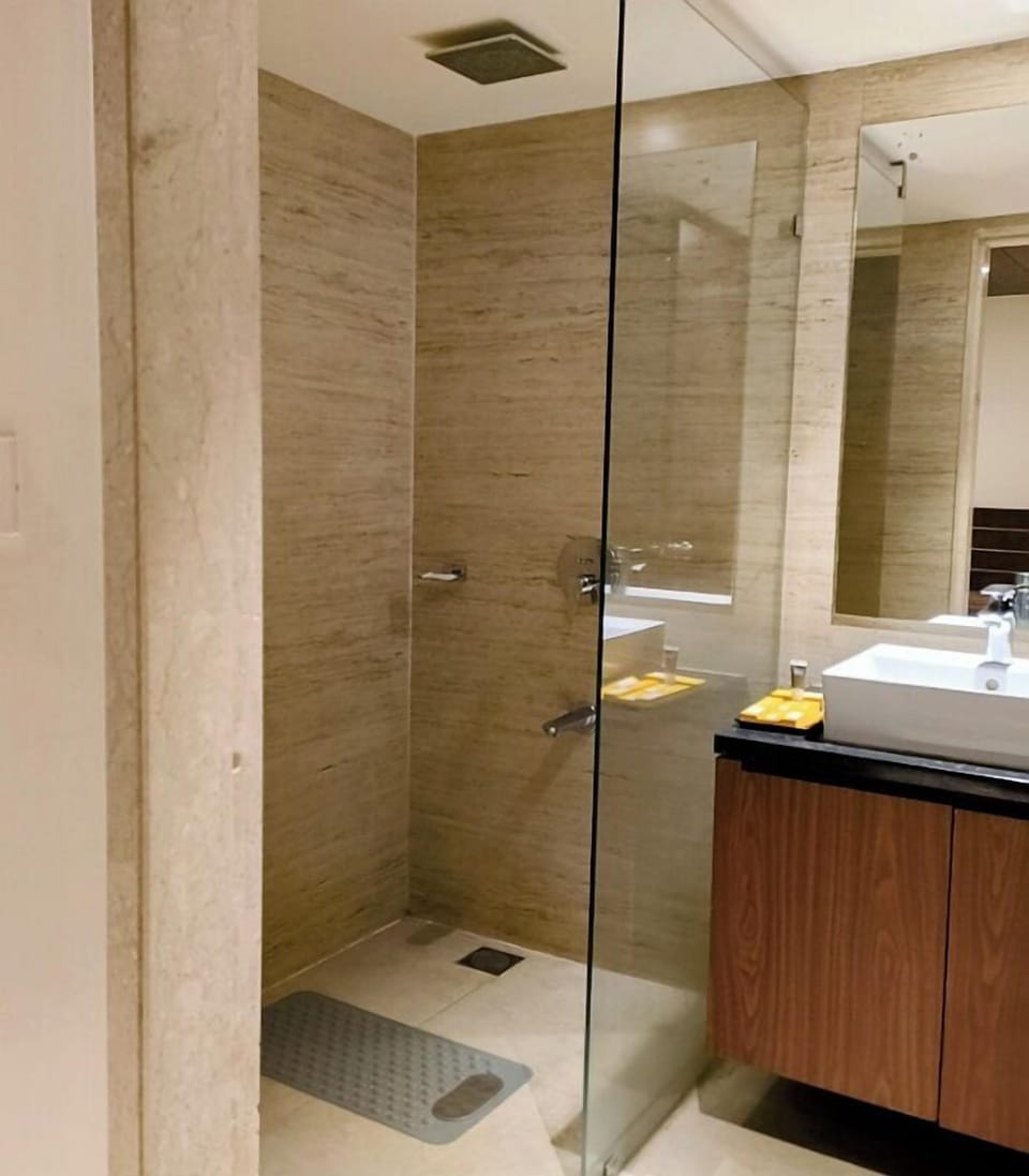 Junior Double Room, Mountain View | Bathroom | Slippers, towels, soap, shampoo