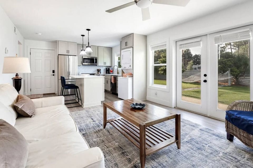 living room/ kitchen