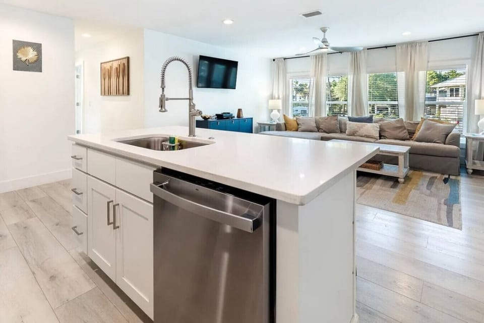 kitchen/ living room