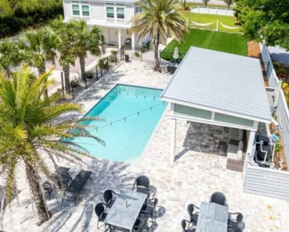 pool view