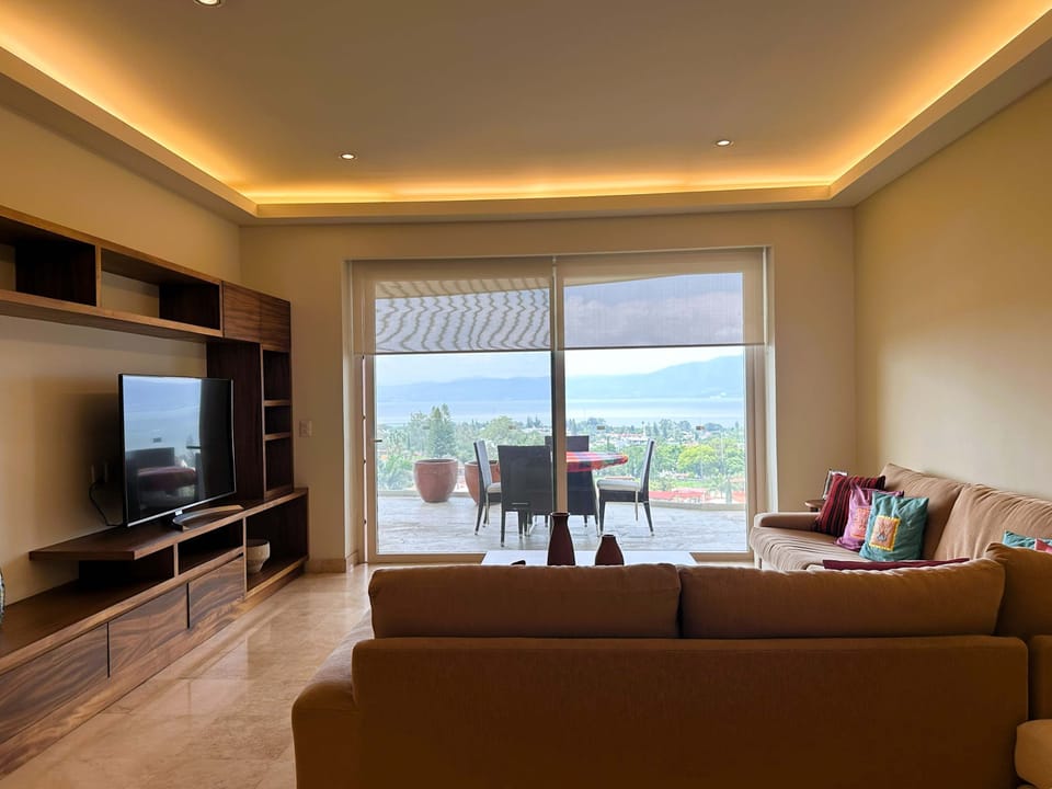 Living Room | Settle in — the lake is right outside
