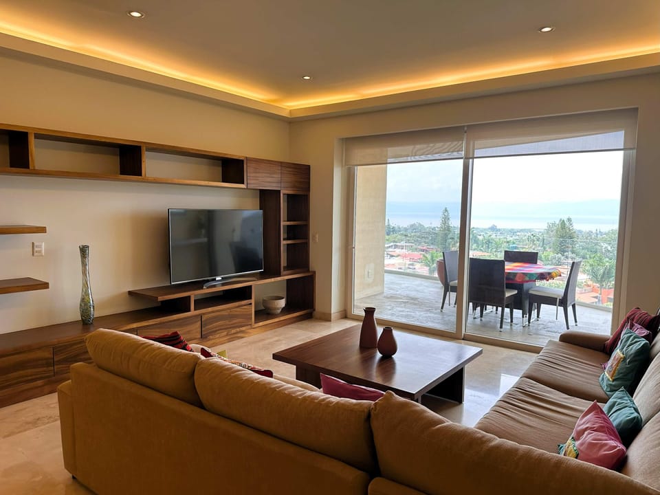 Living Room | Lake light fills the room all afternoon