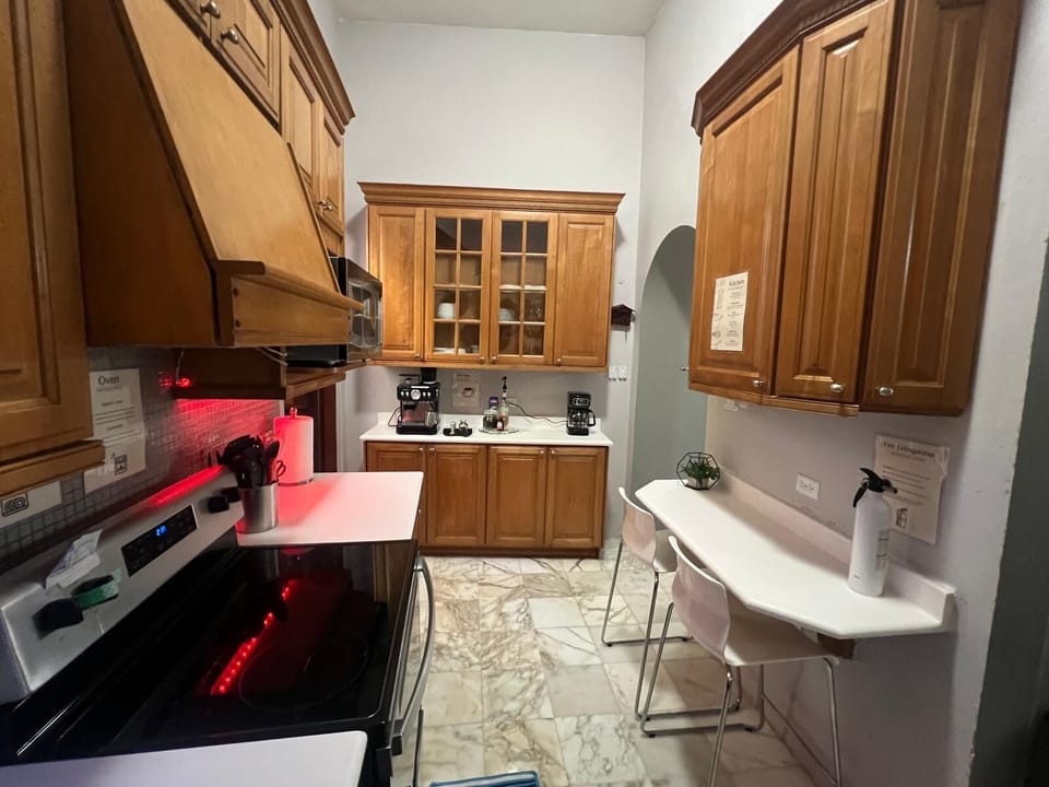 Luxury House, Kitchen, Partial Ocean View | Shared kitchen | Coffee/tea maker, full-size fridge, microwave, oven