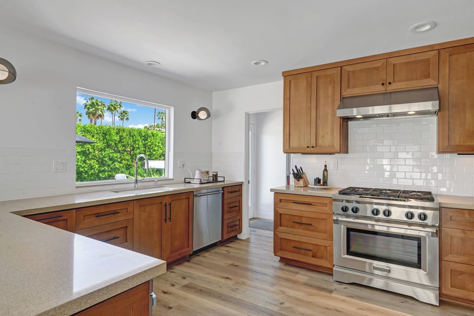 House, Multiple Beds, Pool Access, Pool View (Vera Cruz) | Private kitchen