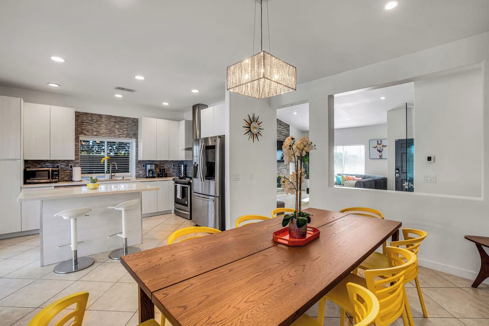 House, Multiple Beds, Pool Access, Pool View (Via Escuela 2) | Dining