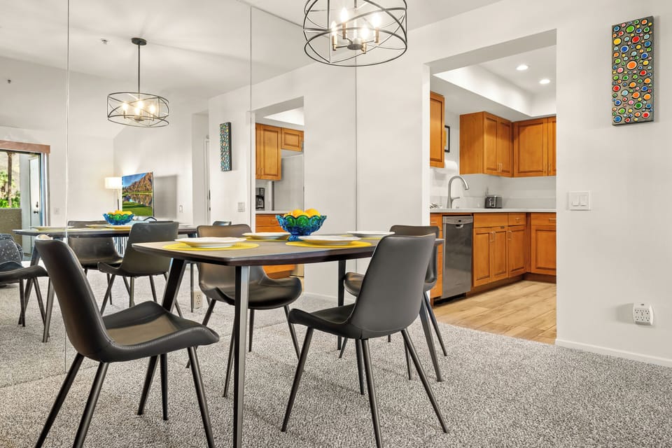 Condo, Multiple Beds, Balcony, Mountain View (Plaza Villas 615) | Dining