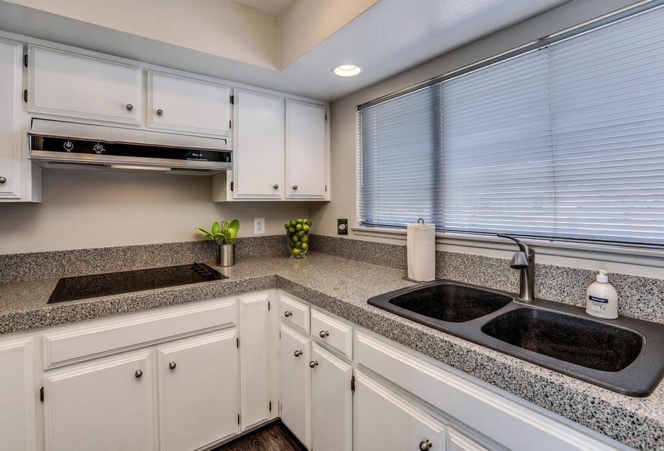 House, Multiple Beds, Pool Access, Pool View (Via Escuela 3) | Private kitchen | Coffee/tea maker