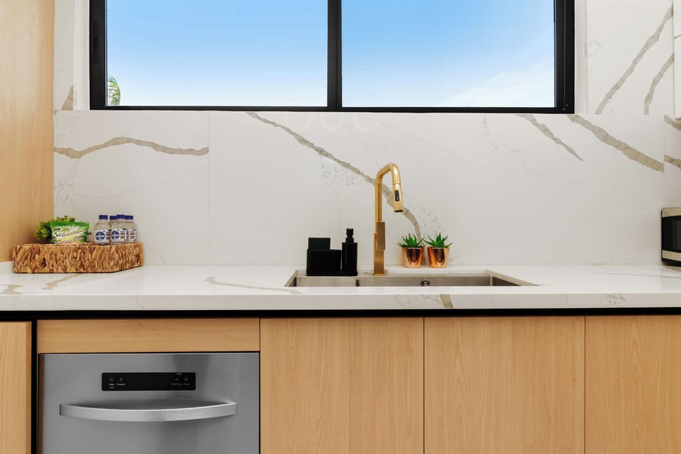 Apartment, 1 Bedroom, Kitchen, Pool View | Private kitchen | Coffee/tea maker, electric kettle