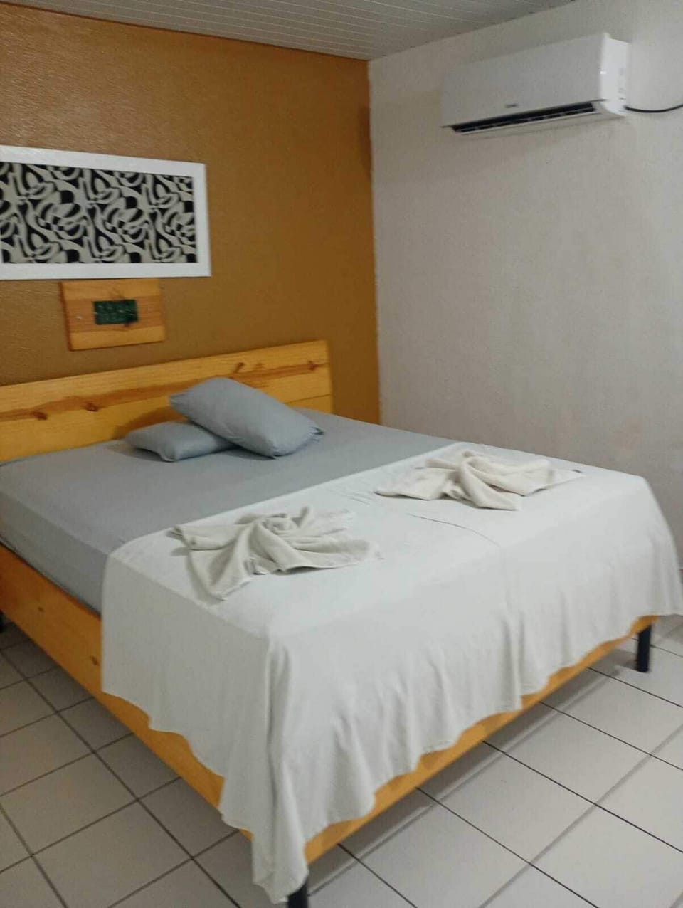 Double or Twin Room | Minibar, iron/ironing board, free WiFi