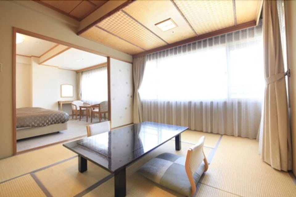 Premium bedding, in-room safe, desk, free WiFi