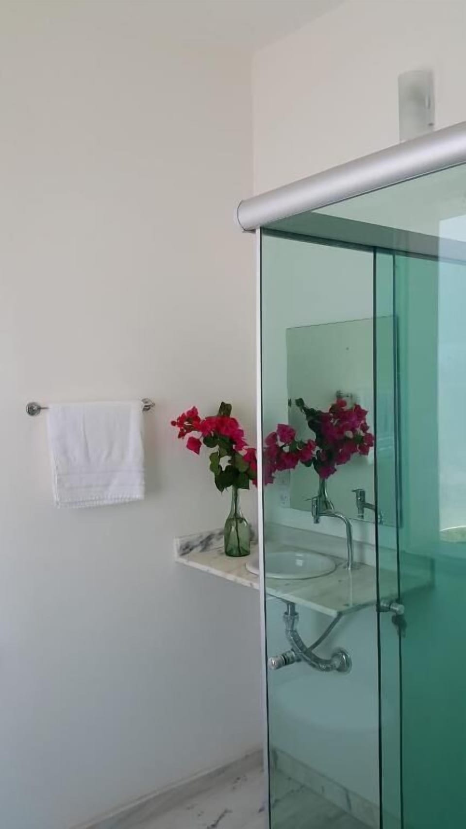 Classic Triple Room | Bathroom