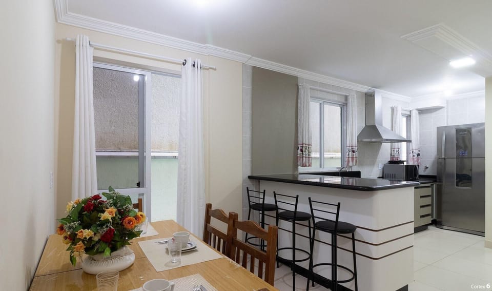 Basic Apartment | Dining