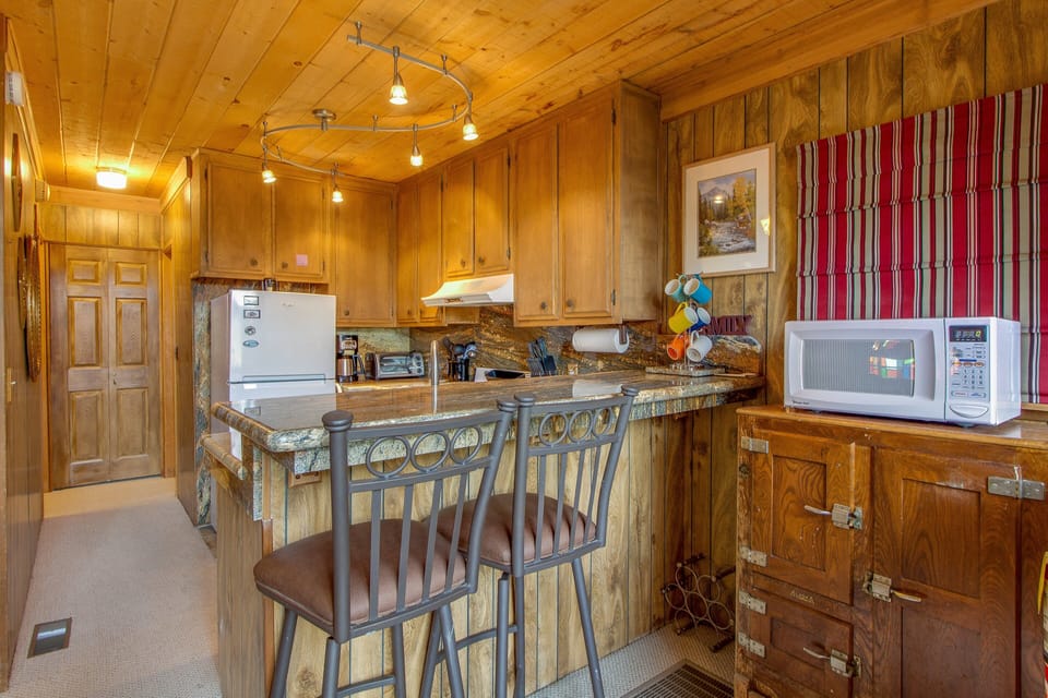 Cabin, Multiple Beds, Pool Access, Mountain View (VC247) | Private kitchen | Coffee/tea maker