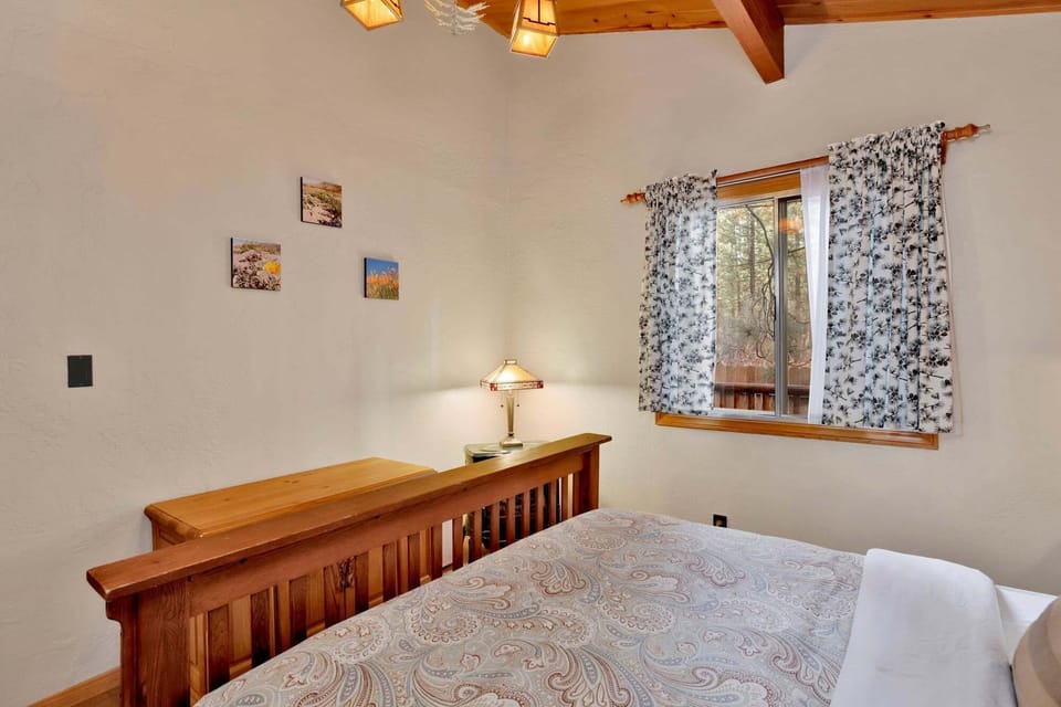 Cabin, Multiple Beds, Pool Access, Mountain View (630) | 3 bedrooms, individually decorated, individually furnished, bed sheets