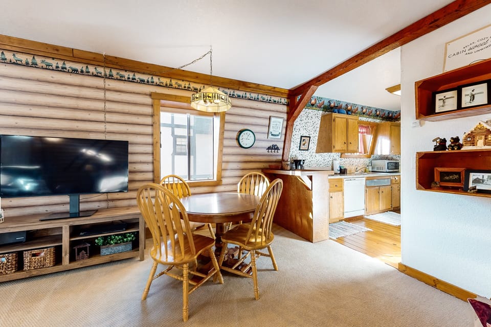 Cabin, Multiple Beds, Pool Access, Mountain View (VC124) | Interior
