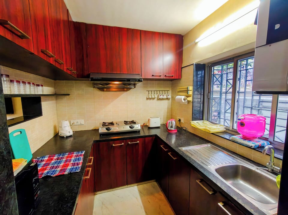 FULLY EQUIPED KITCHEN WITH ALL ESSENTIAL EQUIPMENTS