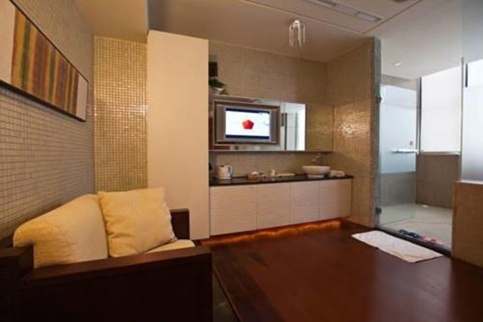 Superior Room | Down comforters, blackout drapes, rollaway beds, free WiFi