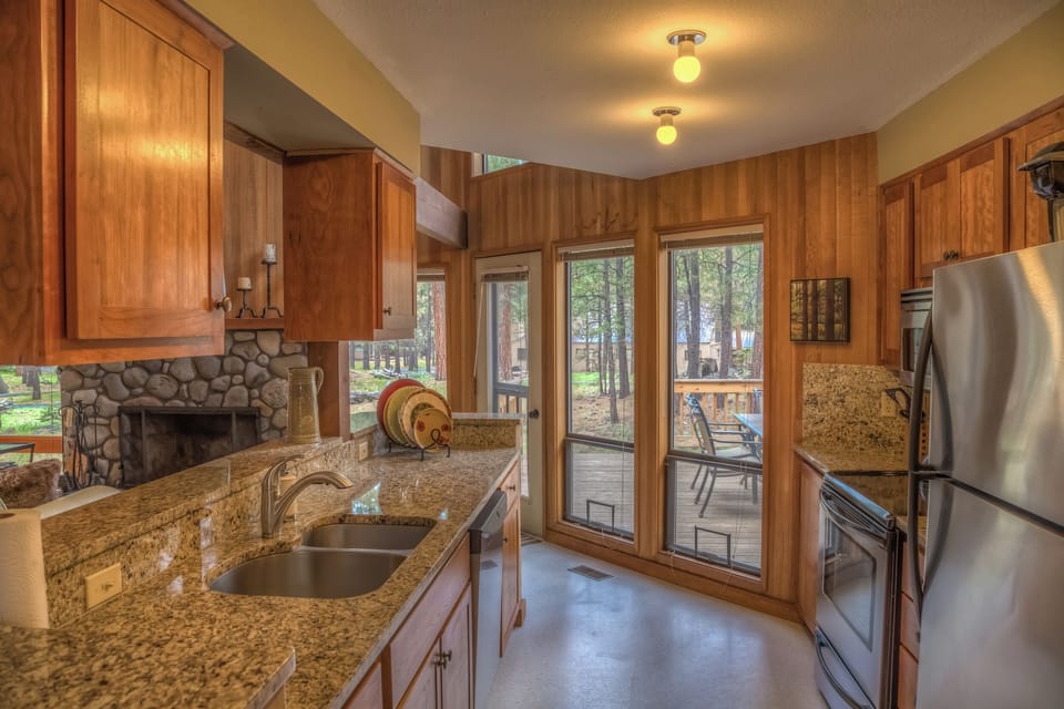 Black Butte Home 45 Black Butte Ranch OR 97759 Large-4