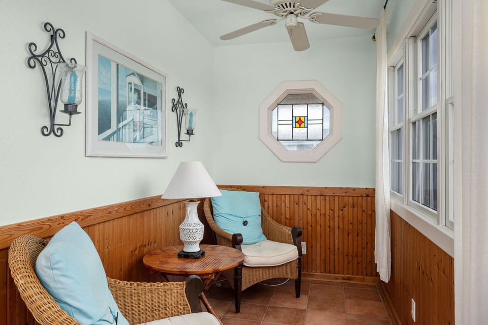 DK347: "Ehh, What’s up, Duck" | TL Sun Room