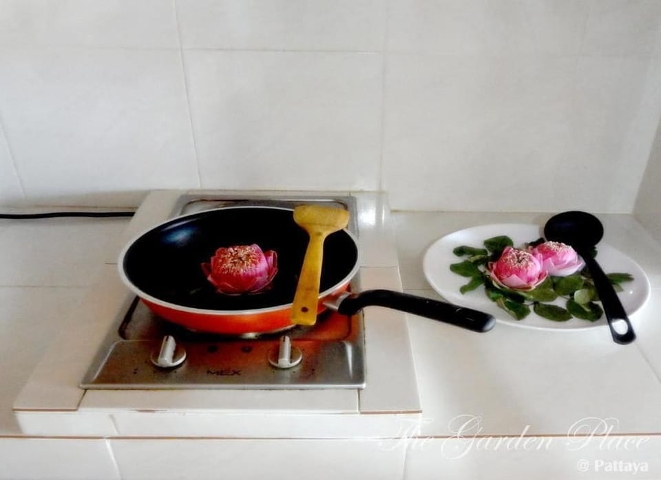 Fridge, coffee/tea maker, electric kettle