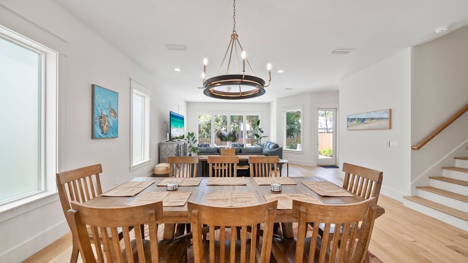 Sand Wand | Dining Area | Pool Views