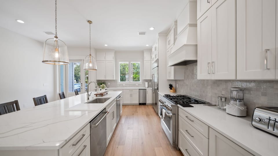 Sand Wand |  Fully Stocked Gourmet Kitchen