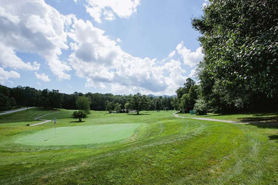 The Black Mountain Golf Course is a 5-minute walk from the home.