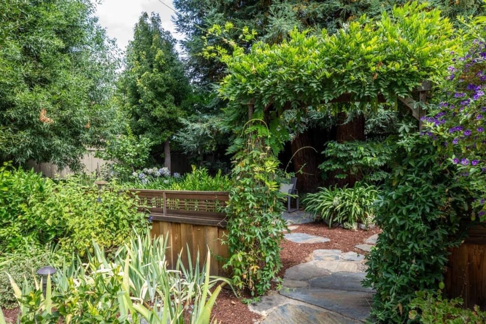 593c6538-ca86-4f9b-8942-72ef152fc003