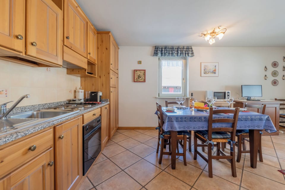 Kitchen and dining area