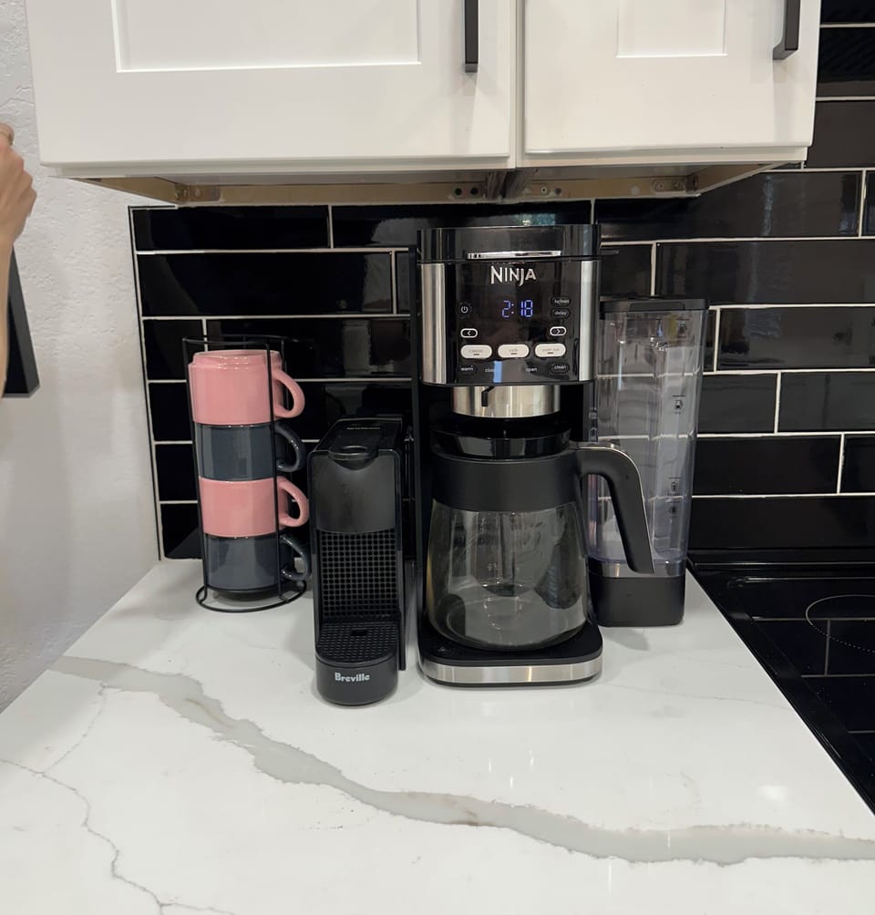 Keurig & espresso machines with coffee pods provided