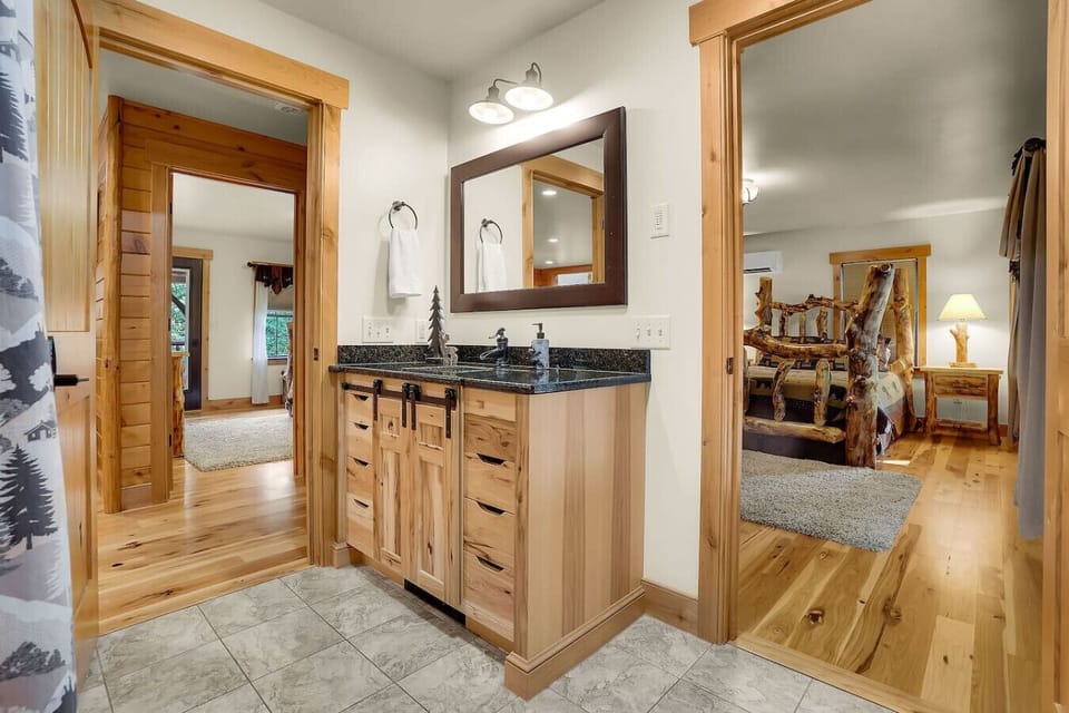 Shared Bathroom - 2 Doors, one to bedroom, one to hallway.