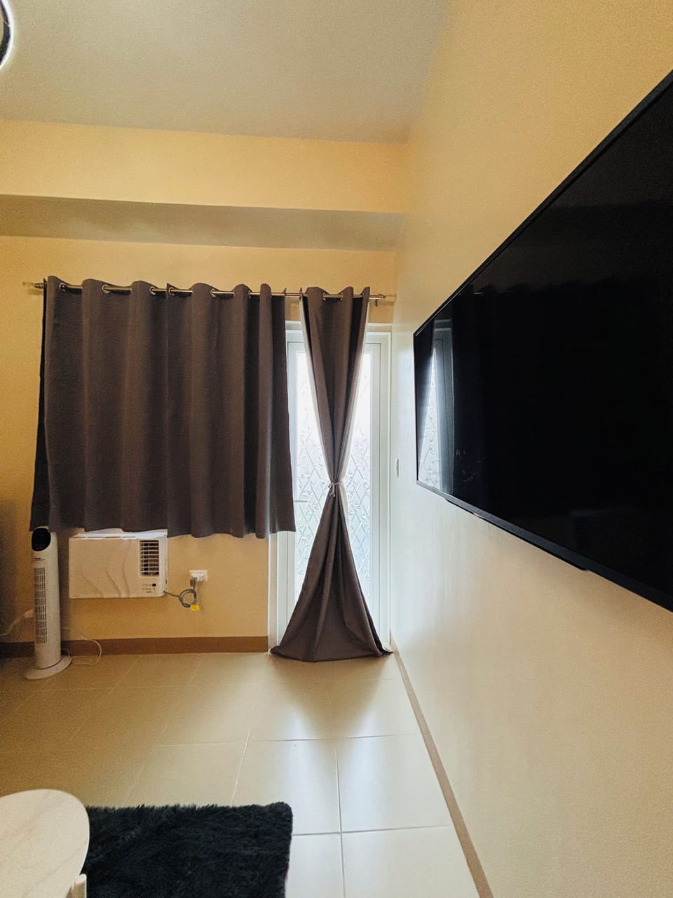 Condo, 1 Bedroom, Balcony, Pool View | Room amenity